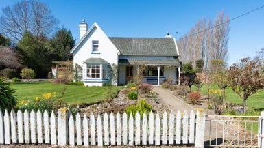 128 Main North Road, Woodend, Woodend