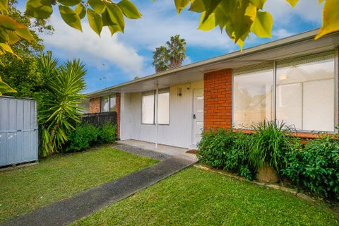 2/27 Wright Road, Point Chevalier, Auckland