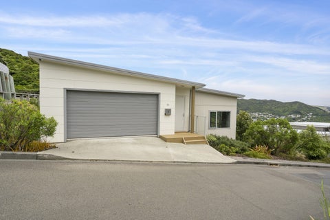 10 Mewburn Rise, Karori, Wellington