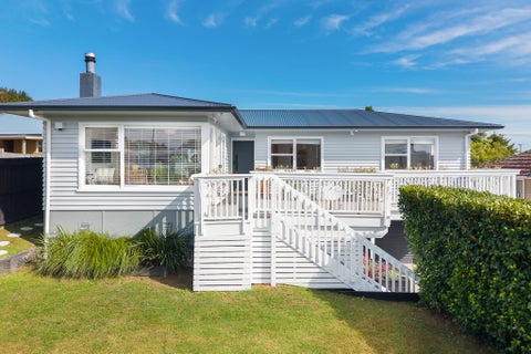 6 Japonica Drive, Beach Haven, Auckland