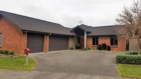 22 Wiltshire Drive, Huntington, Hamilton
