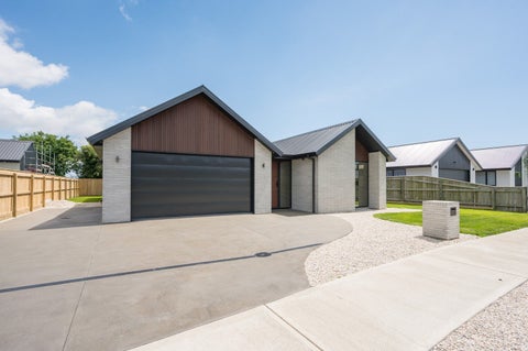 12 Hallmark Drive, Hope, Richmond