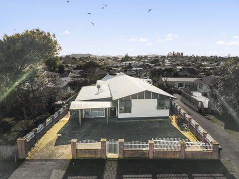19 Wayne Drive, Mangere, Auckland