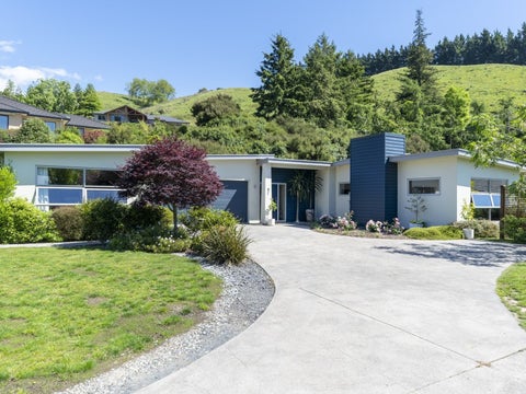 8 Tussock Place, Stoke, Nelson