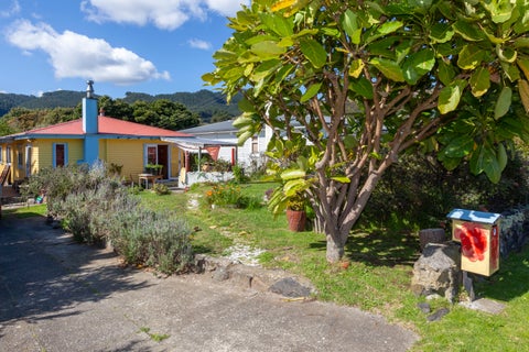 3 Clarkes Crescent, Paekakariki