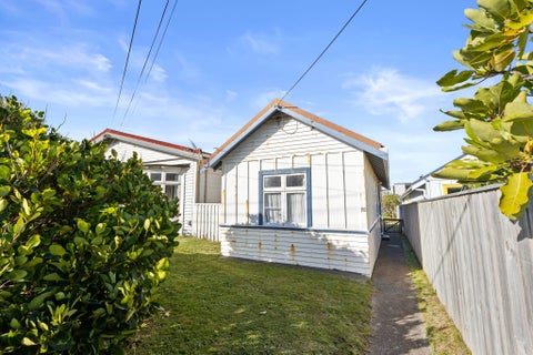 75 Apu Crescent, Lyall Bay, Wellington