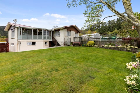 99 Hine Road, Wainuiomata, Lower Hutt