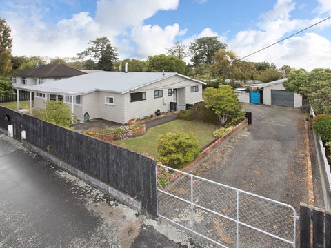 6 Lower Beaven Street, Marton
