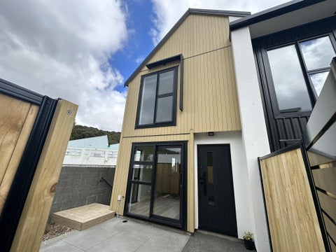 7/7 Wainuiomata Road, Wainuiomata, Lower Hutt