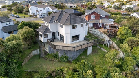 60 Molyneux Close, Whitby, Porirua
