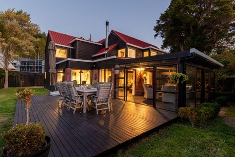 11 Johnswood Grove, Clouston Park, Upper Hutt