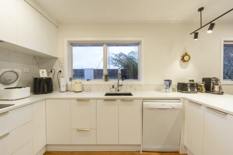 16 McLaren Place, Chedworth, Hamilton