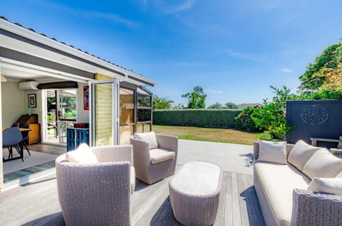 44 Rewarewa Crescent, Waikanae