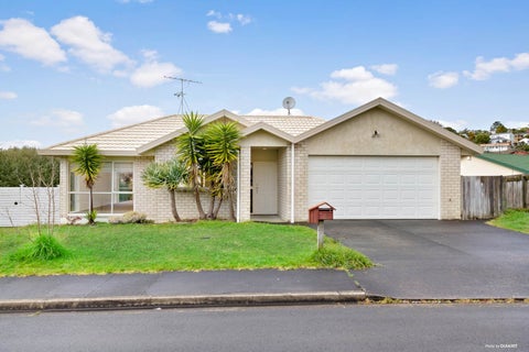 4 Killygordon Place, Massey, Auckland