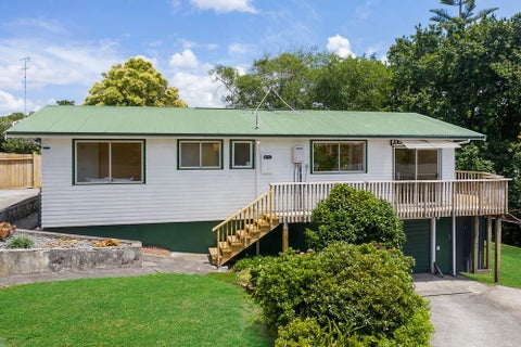 68 Fairclough Road, Beach Haven, Auckland