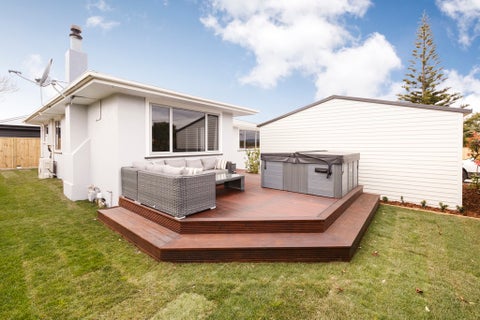 24 Roberts Line, Kelvin Grove, Palmerston North