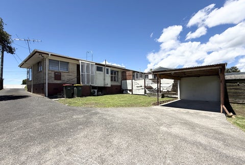 2/856 East Coast Road, Northcross, Auckland