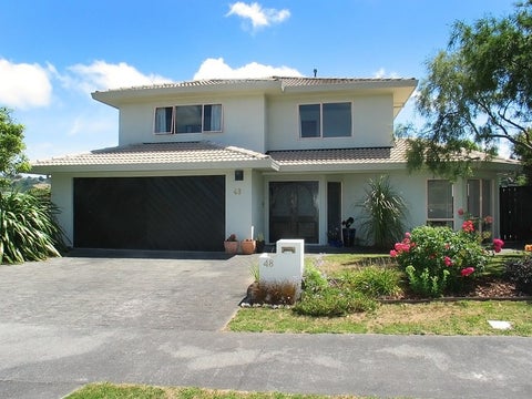 48 Molyneux Close, Whitby, Porirua