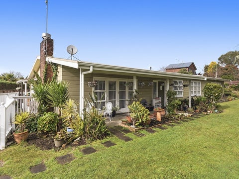 17 Clark Place, Hillcrest, Hamilton