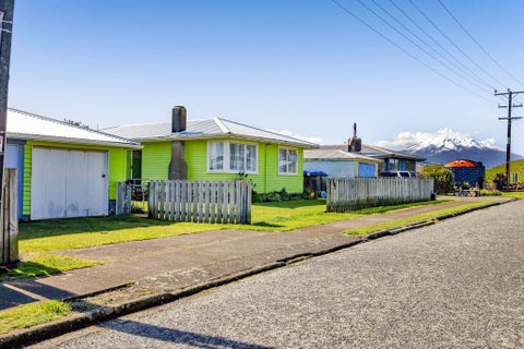 39 Pungarehu Road, Opunake
