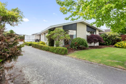 52 Grimseys Road, Redwood, Christchurch