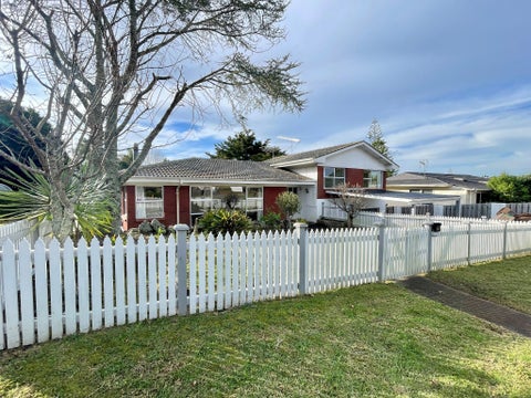 12 Kayeleen Place, Cockle Bay, Auckland