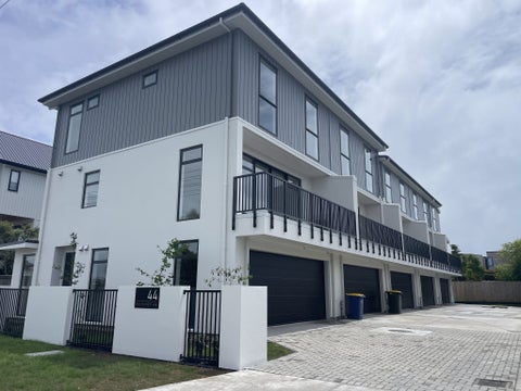 44 Montgomery Avenue, Belmont, Auckland