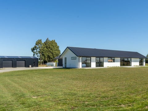 25 Racecourse Road, Winton, Winton