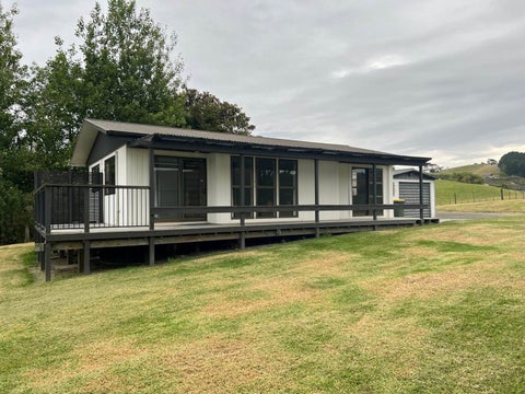 9 Slater Road, Helensville