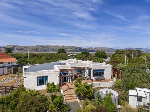 27 Muri Street, Aramoana, Port Chalmers