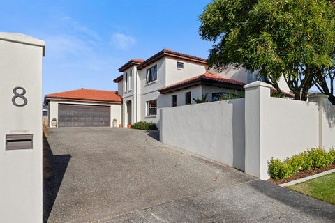 8 Tupare Place, Highlands Park, New Plymouth