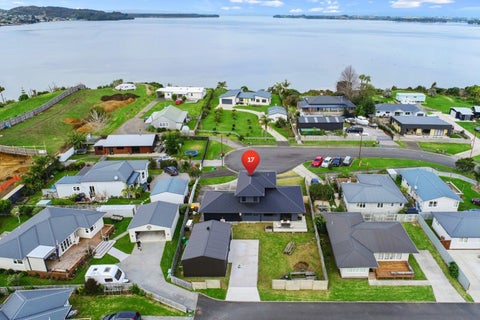 17 Sandleigh Drive, Athenree, Katikati
