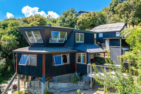 11 Pacific Parade, Surfdale, Waiheke Island