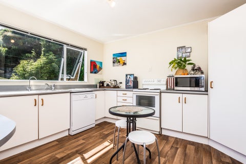 17A Postgate Drive, Whitby, Porirua