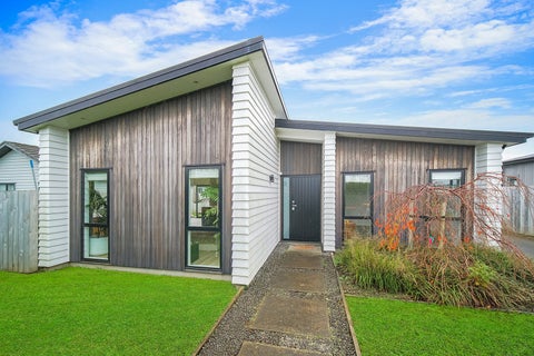 18 Len Ireland Drive, Kumeu