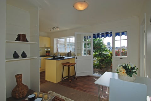 2/15 Nihill Crescent, Mission Bay, Auckland