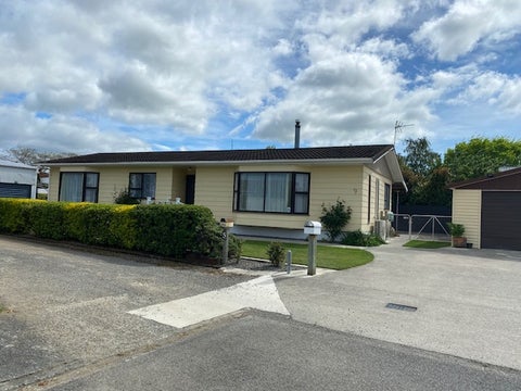9 Chisholm Place, Carterton