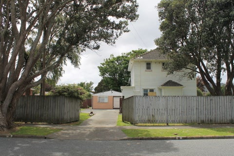 33 Athlone Crescent North, Avalon, Lower Hutt