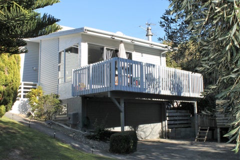 87 Spinnaker Drive, Whitby, Porirua