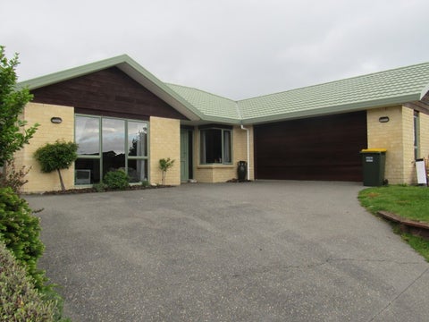 159 Milne Drive, Paraparaumu