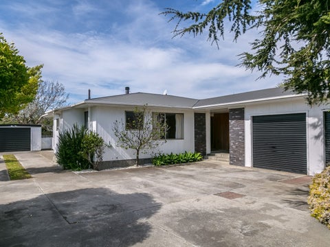 30 Kitchener Street, Martinborough