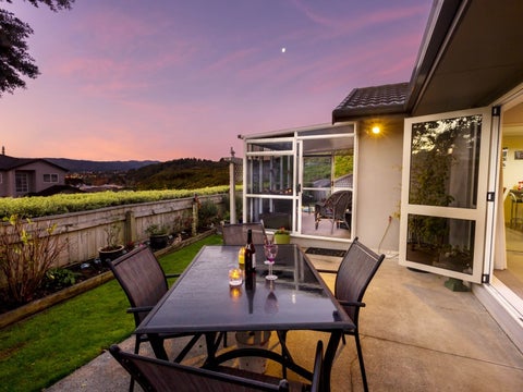 48 King Charles Drive, Kingsley Heights, Upper Hutt