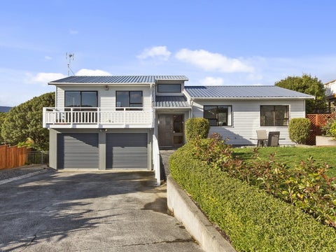 5 James Cook Drive, Whitby, Porirua
