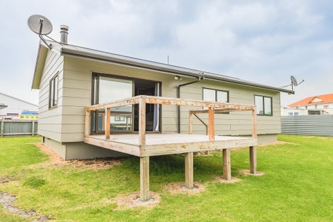 4 Cross Street, Castlecliff, Whanganui