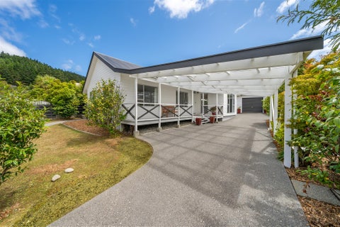 76 Field Street, Silverstream, Upper Hutt