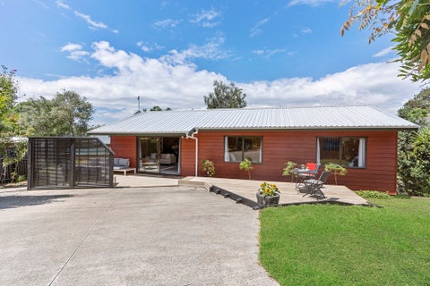 10 Woodhams Street, Beach Haven, Auckland