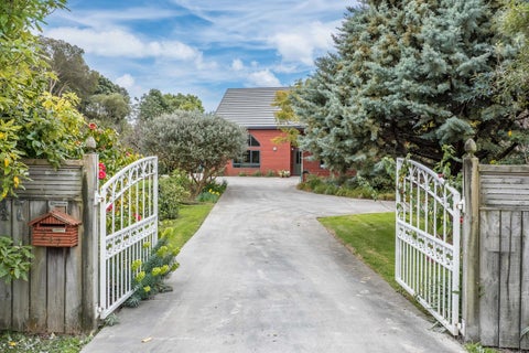 247 Te Moana Road, Waikanae