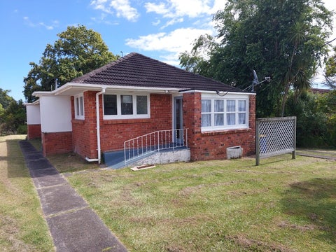 1/27 Exmouth Road, Northcote, Auckland