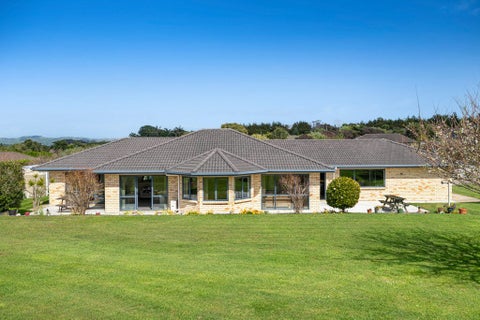 16 Omana Avenue, Shelly Beach, Helensville