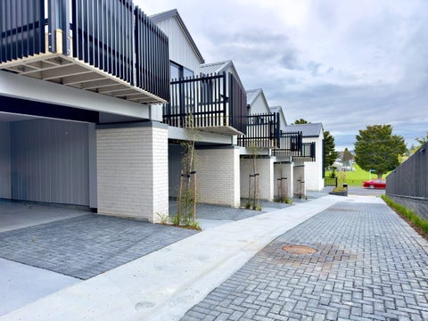 8 Tauhou Way, Greerton, Tauranga